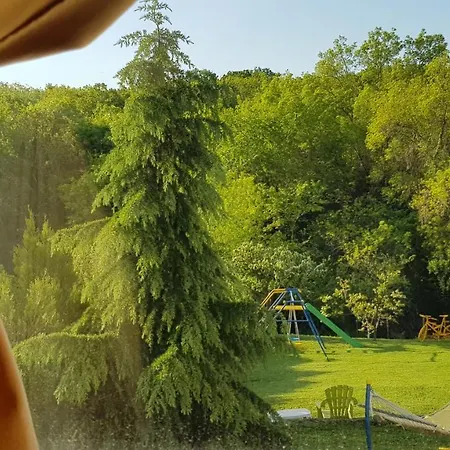 Villa Velika Βίλα *